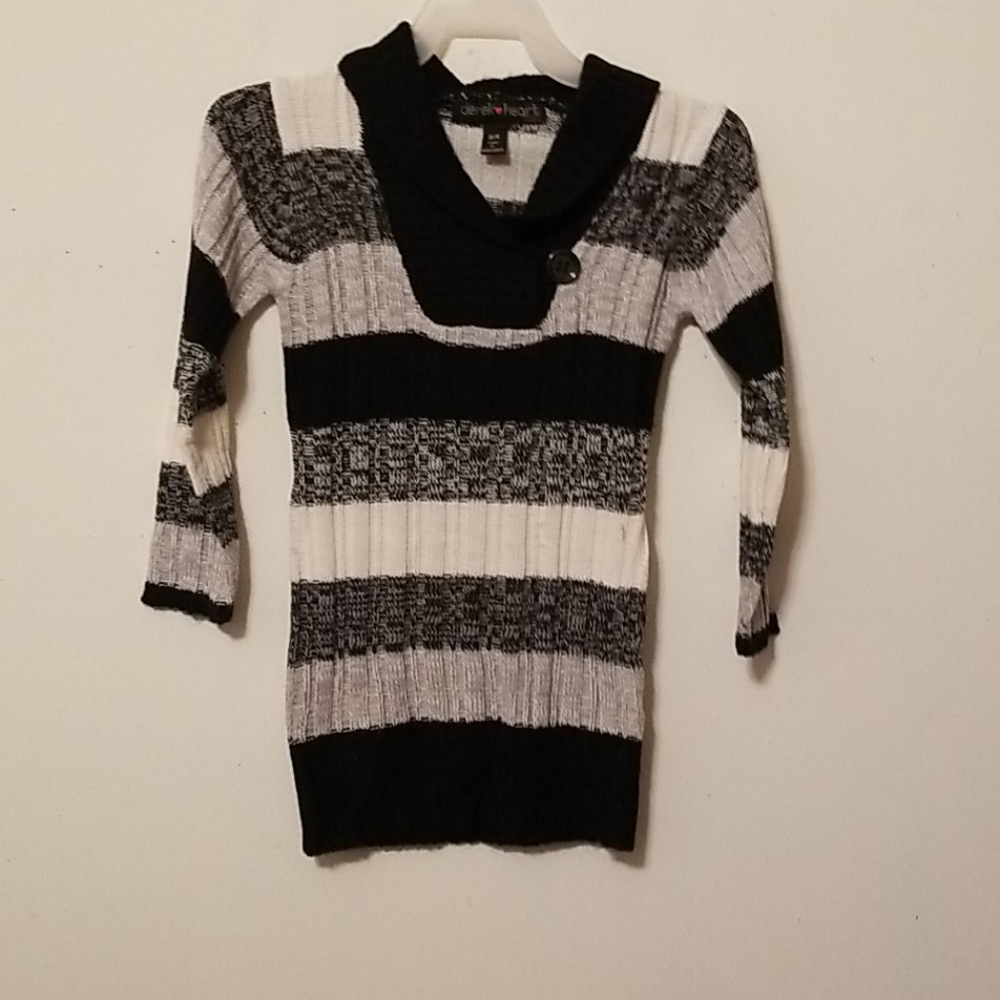 Derek Heart Girls Sweater